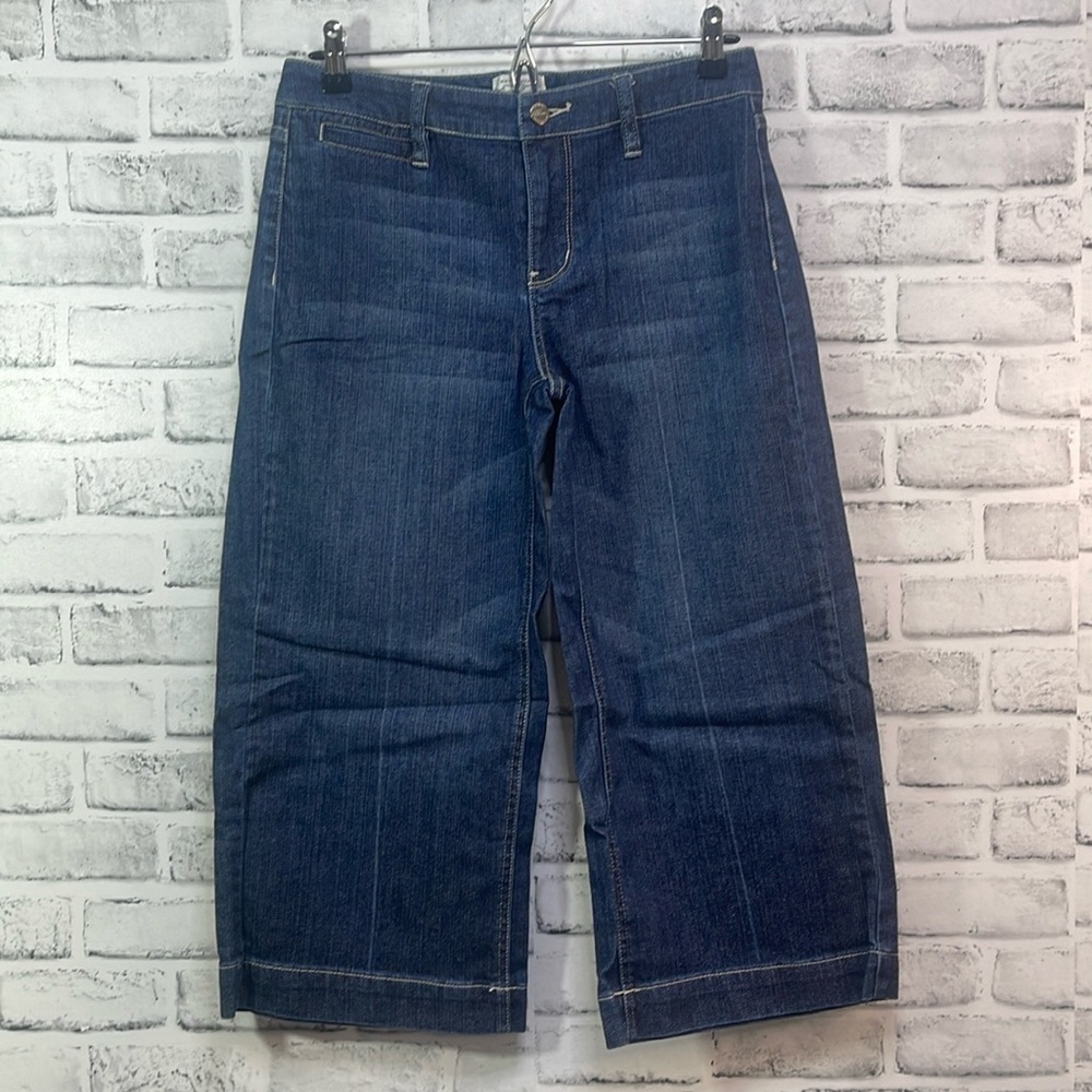 White House Black Market Blanc Capri Jeans 6